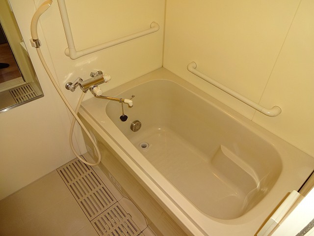 ユアーズホーム舞岡の浴室|※別号室の参考写真です。