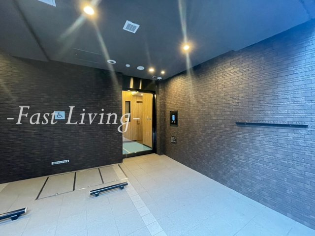 ジオエント本郷三丁目のエントランス