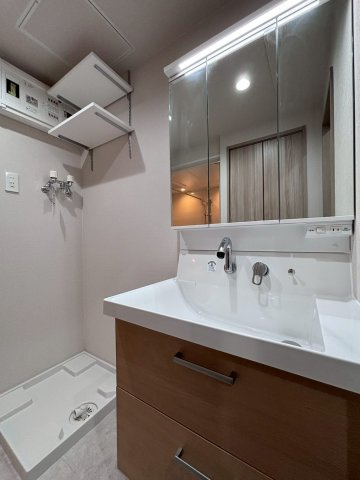 ライオンズマンション中島公園通りの独立洗面台