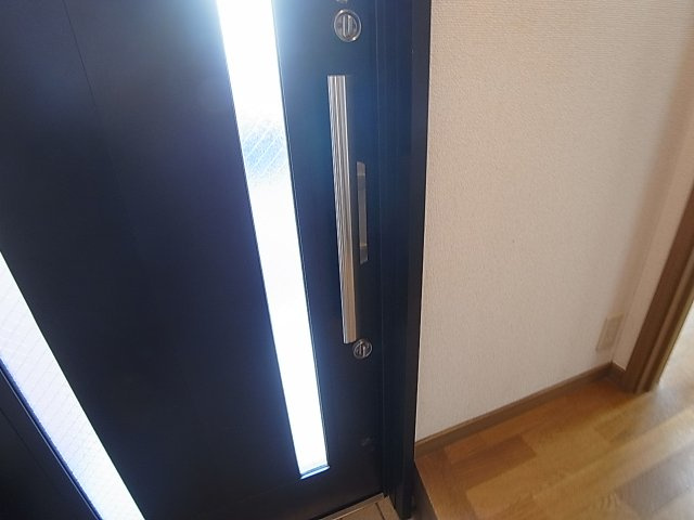 高山テラスハウスのその他|ダブルロックの玄関ドア