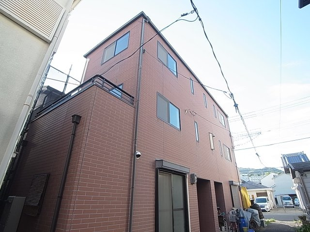 高山テラスハウス