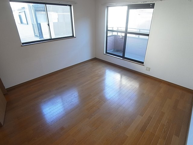 高山テラスハウスの内装|各部屋、2面採光で風通しも良好です