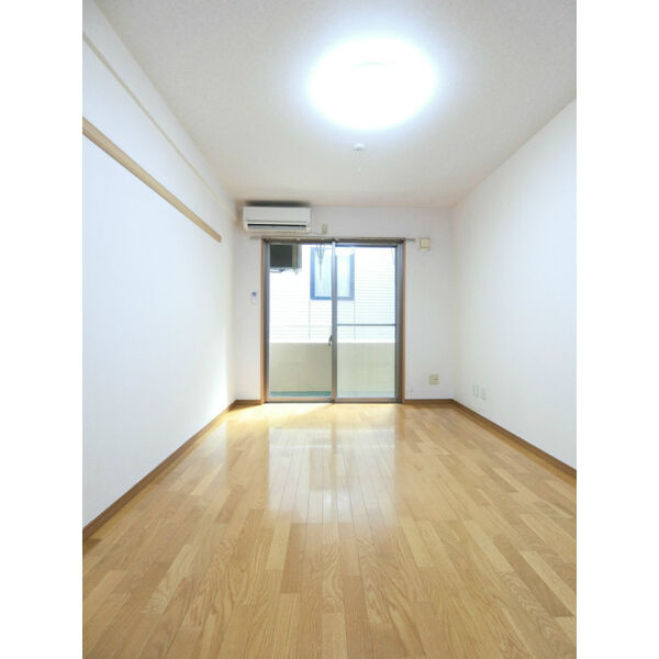 ヴィル・エステートの居間・リビング