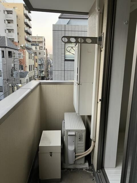 浅草KBビルのバルコニー