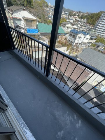 ヴァンクール高東町のバルコニー