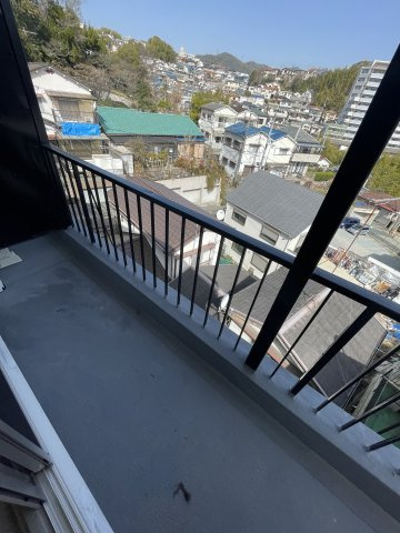 ヴァンクール高東町のバルコニー