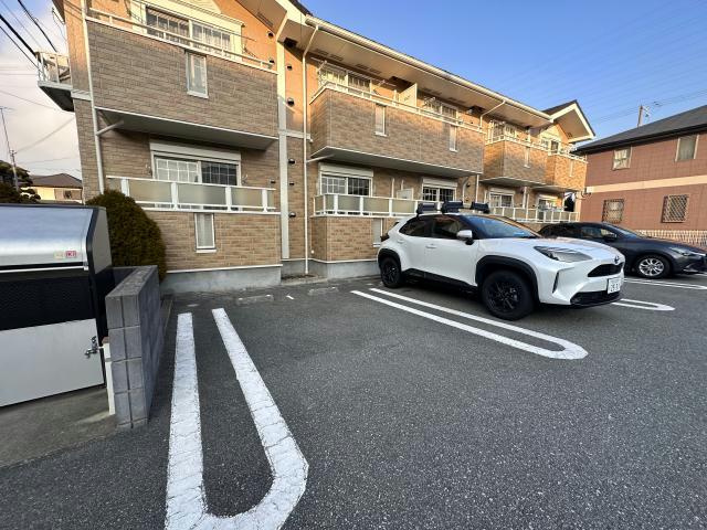 アルモニー・NAOの駐車場