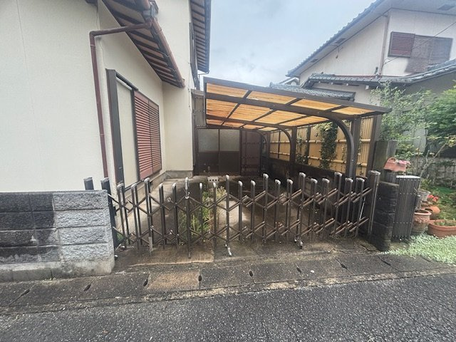 妻崎開作売り土地建物の駐車場|駐車場があります