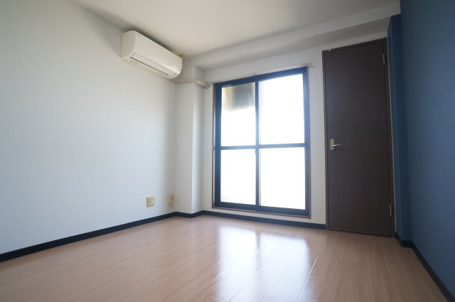 奈良パークヒルズの居間・リビング