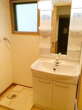 フェアリーコート日暮里の独立洗面台