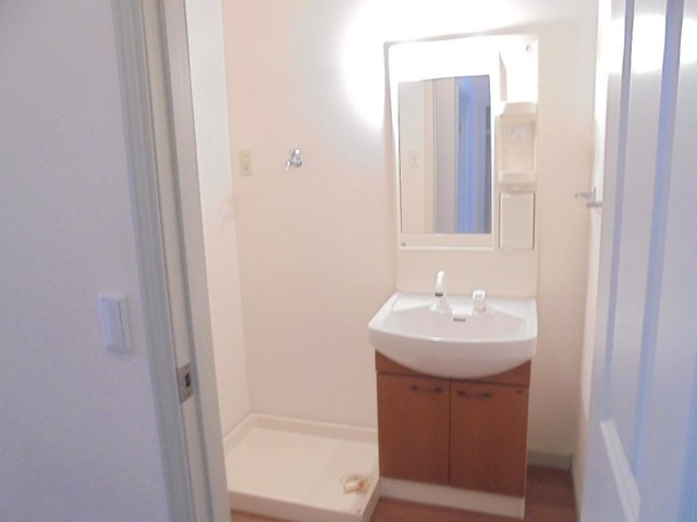 グランベル弐番館の独立洗面台|※同タイプの部屋写真です