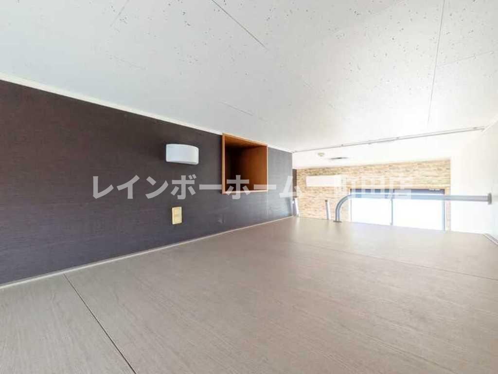 レオパレスベルフルール※初期費用分割後払いサービス利用可能物件の居間・リビング