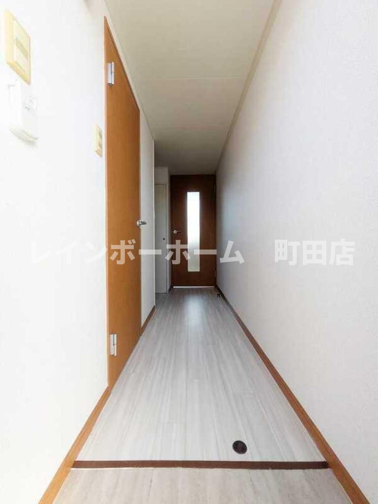 レオパレスベルフルール※初期費用分割後払いサービス利用可能物件の玄関