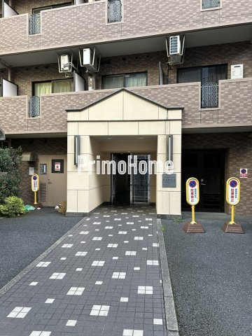 ステージファースト神田のエントランス