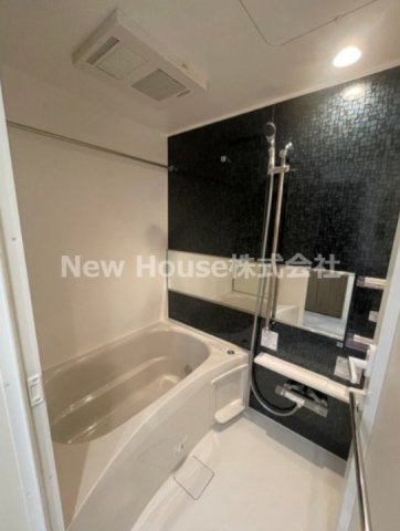 シーズンフラッツ滝野川のエントランス