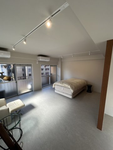 マック三田コートの洋室