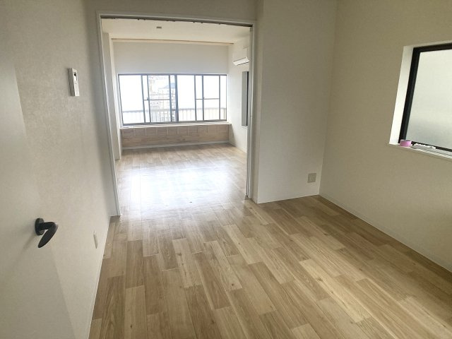 Cozy鈴東ハイツⅠの居間・リビング|開放感の有る広々室内です