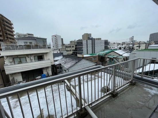 アイルプレミアム向島のバルコニー