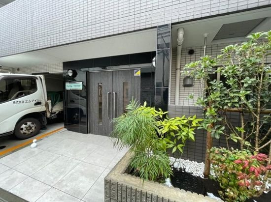 アイルプレミアム向島のエントランス