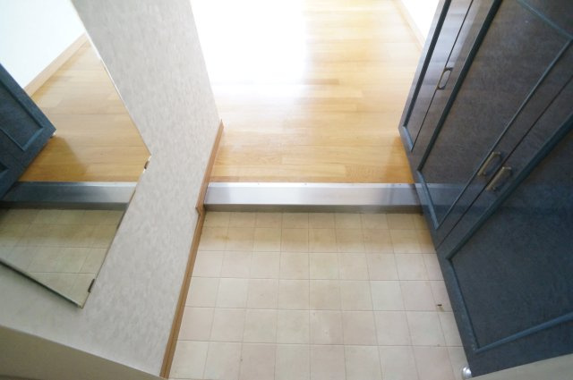 ザ・ノウブルマンション貴人館の玄関