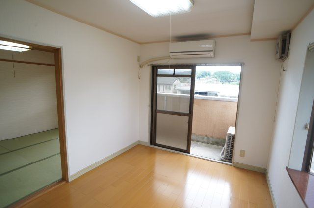 ザ・ノウブルマンション貴人館の洋室