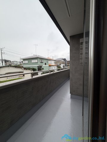 伊勢原市八幡台　新築戸建　全3棟3号棟のバルコニー