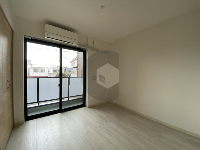 badge tomoi Est3の寝室