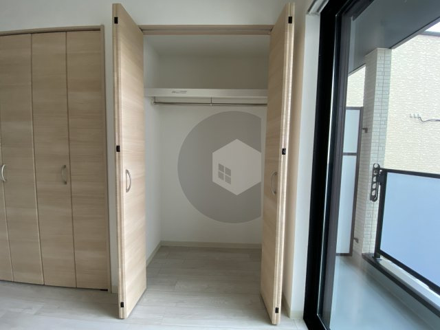 badge tomoi Est3の収納