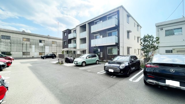 ベレオ末広の駐車場