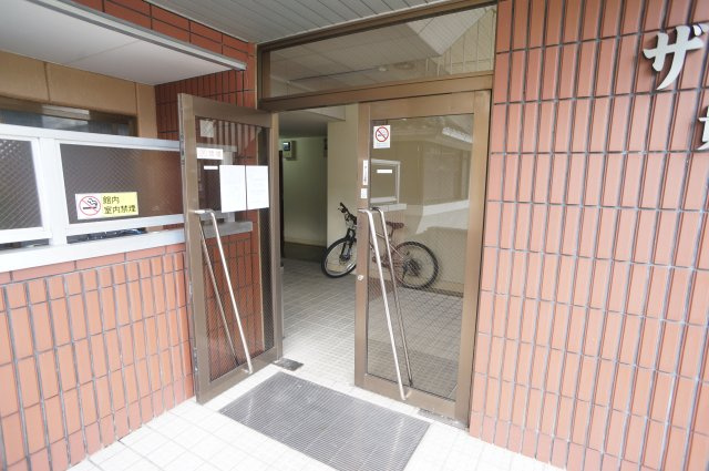 ザ・ノウブルマンション貴人館のエントランス