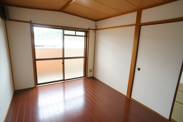 ザ・ノウブルマンション貴人館の洋室