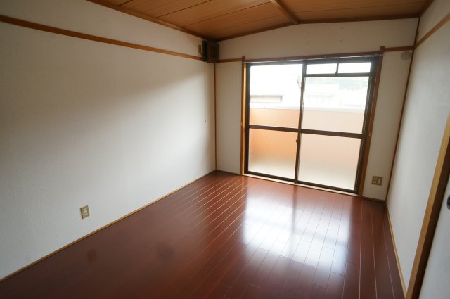 ザ・ノウブルマンション貴人館の洋室