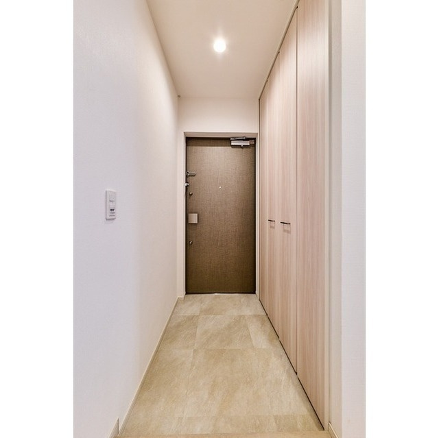 グランカーサ千駄木の玄関