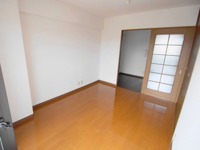 マンション春夏秋冬のバルコニー