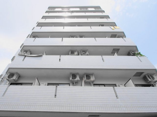 マンション春夏秋冬の外観