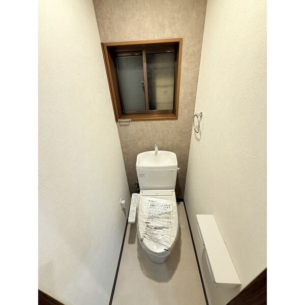 津之江町2丁目戸建のトイレ