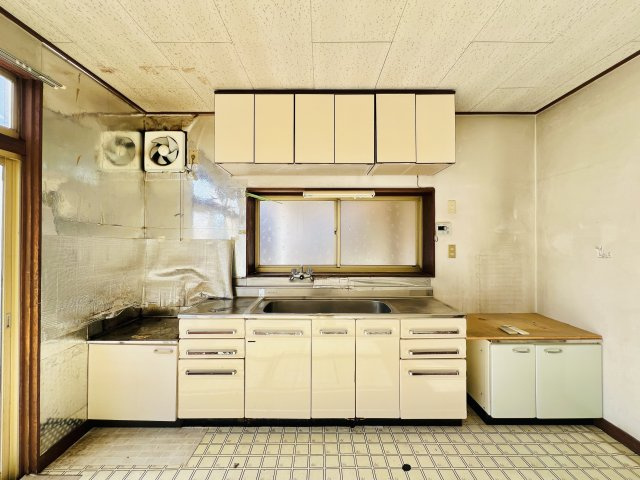 高崎市箕郷町のキッチン|収納も充実のキッチン♪
