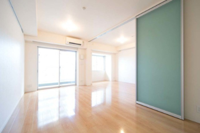 リベルテ月島の居間・リビング