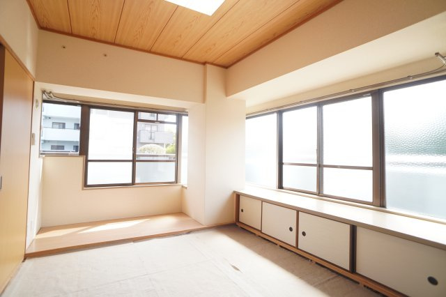 グランドパレス学園前の和室