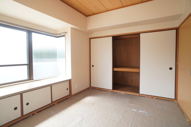 グランドパレス学園前の居間・リビング