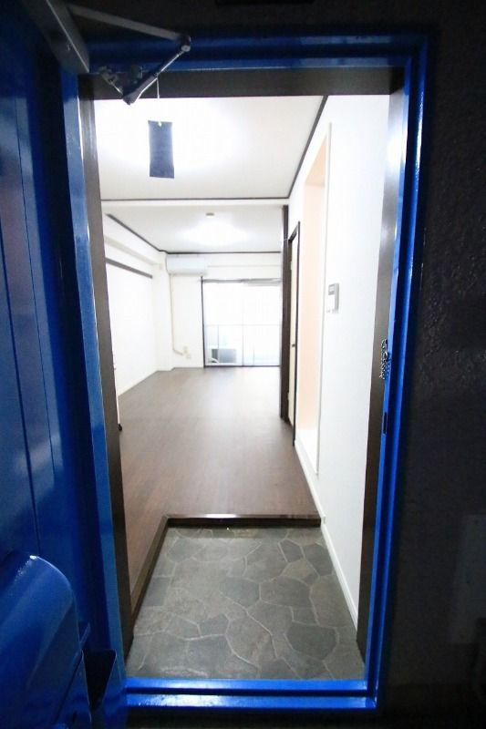 グリーンコーポラスの玄関