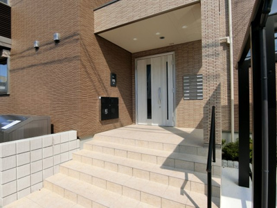 【エントランス】 | メゾンランタナ