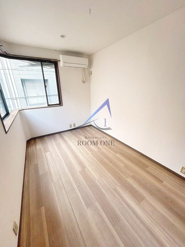 ウィナーズＳＵＺＵＫＩの居間・リビング|洋室のお部屋です。