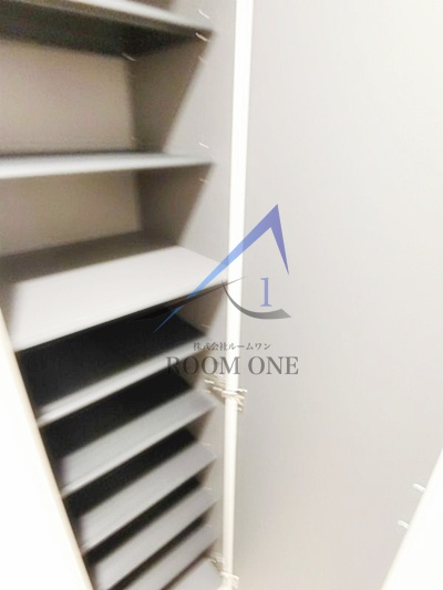 リブリ・ソレアードの内装