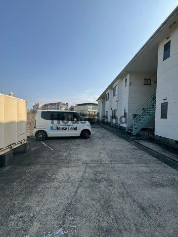 メゾンフェリス金池IIの駐車場