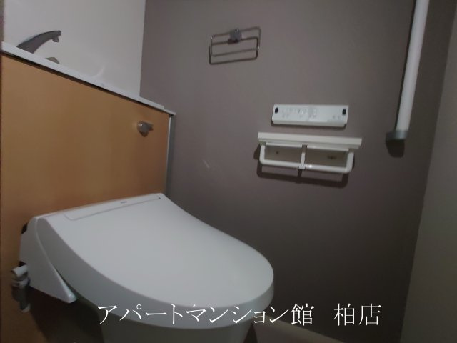 ウィブリーハイツのトイレ|同施工会社、同型タイプです