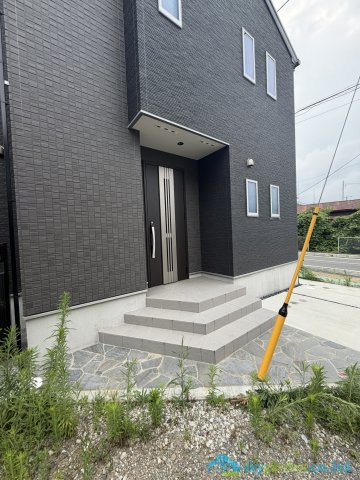 小田原市南町　築後未入居戸建　全1棟1号棟の玄関