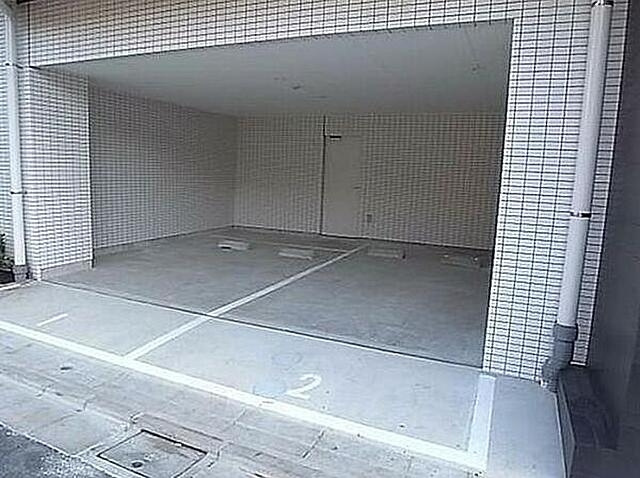 GROWS 錦糸町 Miruna Hillsの駐車場