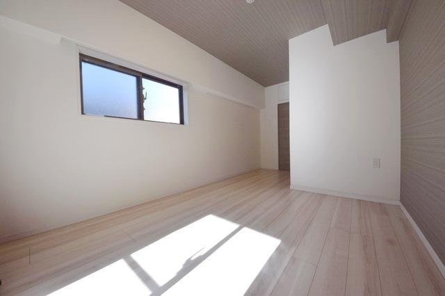 GROWS 錦糸町 Miruna Hillsの居間・リビング