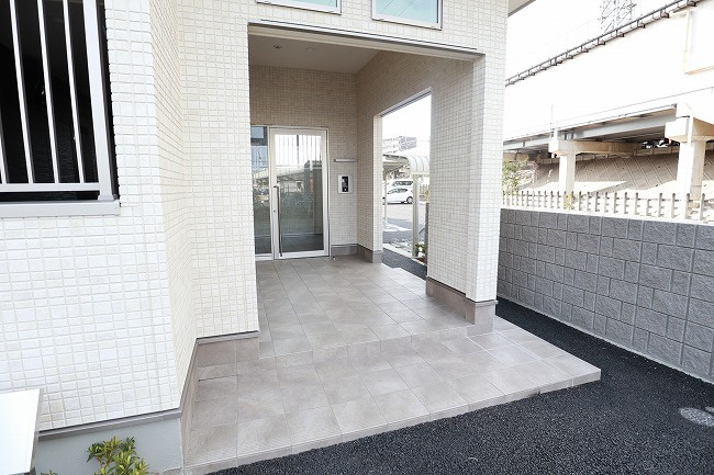 二番館のエントランス